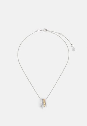 Collana d'argento con tre pendenti allungati: uno dorato, due decorati con brillanti pietre trasparenti. Presenta una catena delicata e una chiusura regolabile.