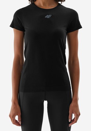 - T-shirt z nadrukiem