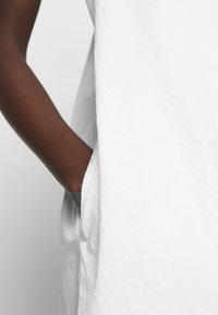 Henrik Vibskov Vardagsklänning - white