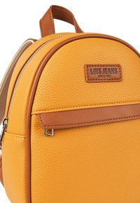 LOIS Jeans CHANDLER - Mochila - mostaza