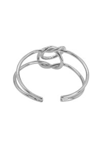 Bracciale in argento con design intrecciato, caratterizzato da due anelli intrecciati al centro. Finitura liscia e lucida con estremità aperte.