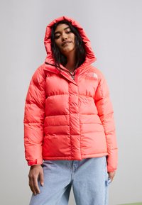 The North Face Gewatteerde jas - brilliant coral