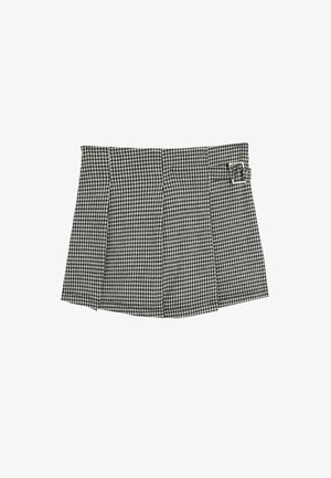 Black and white houndstooth-patterned skort, featuring pleats, a waistband with a belt loop, and a silver buckle accent.