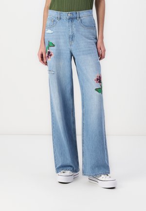 ONLHOPE  WIDE LEG - Leveälahkeiset - light blue denim