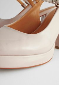 Next FOREVER COMFORT MARY JANE - REGULAR FIT - Korolliset avokkaat - bone cream