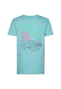 Světle modré tričko s krátkým rukávem s růžovou a zelenou grafikou vintage trucku, záchranné věže a palmami.