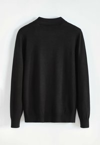 Sweater noir à manches longues avec une texture en tricot fin et des poignets, un ourlet et un col à côtes, présenté à plat sur un fond blanc.