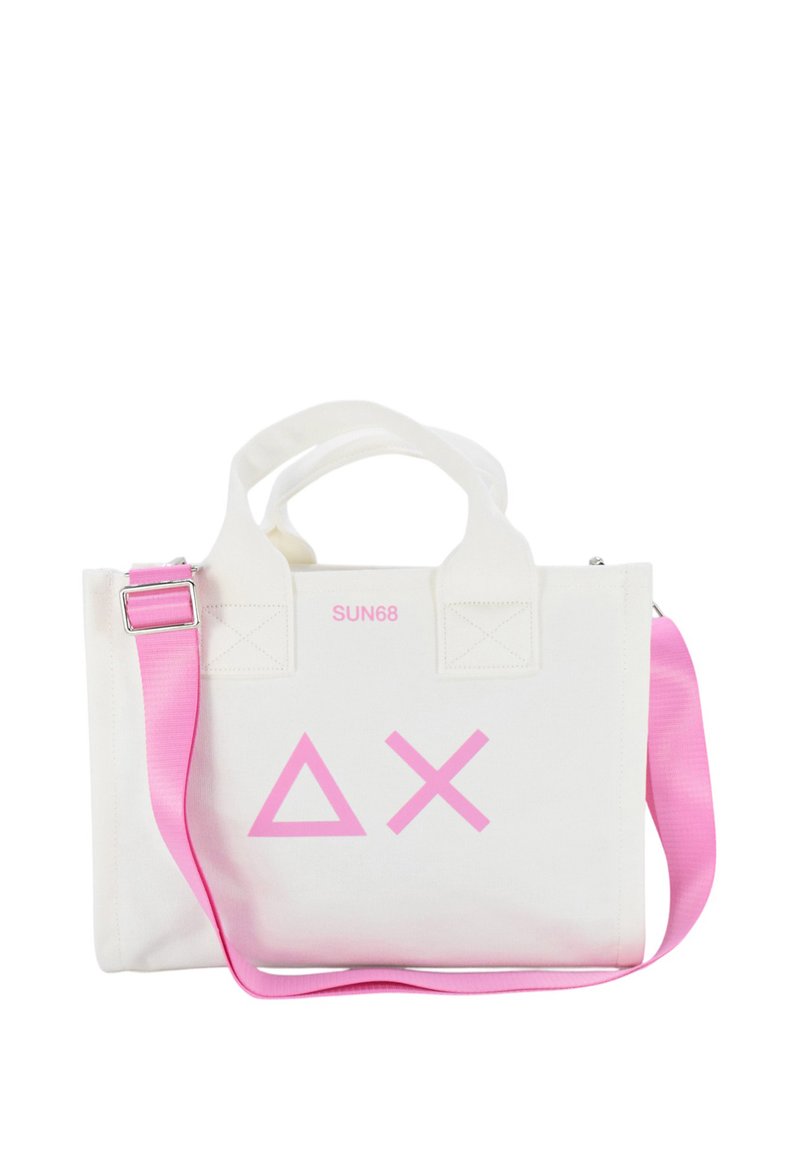 Borsa a tracolla in tela bianca con dettagli rosa. Presenta un logo con forme geometriche e doppi manici, compreso un cinturino per spalla rimovibile.
