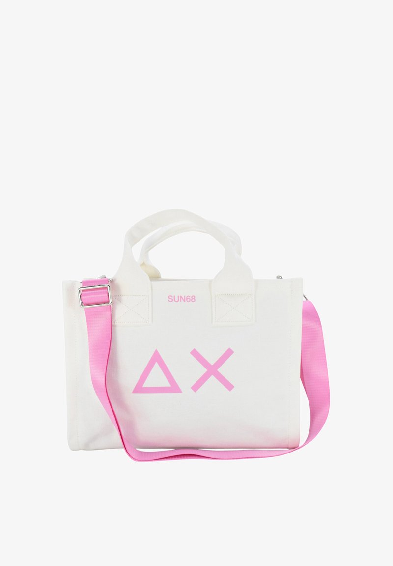 Borsa a tracolla in tela bianca con dettagli rosa. Presenta un logo con forme geometriche e doppi manici, compreso un cinturino per spalla rimovibile.