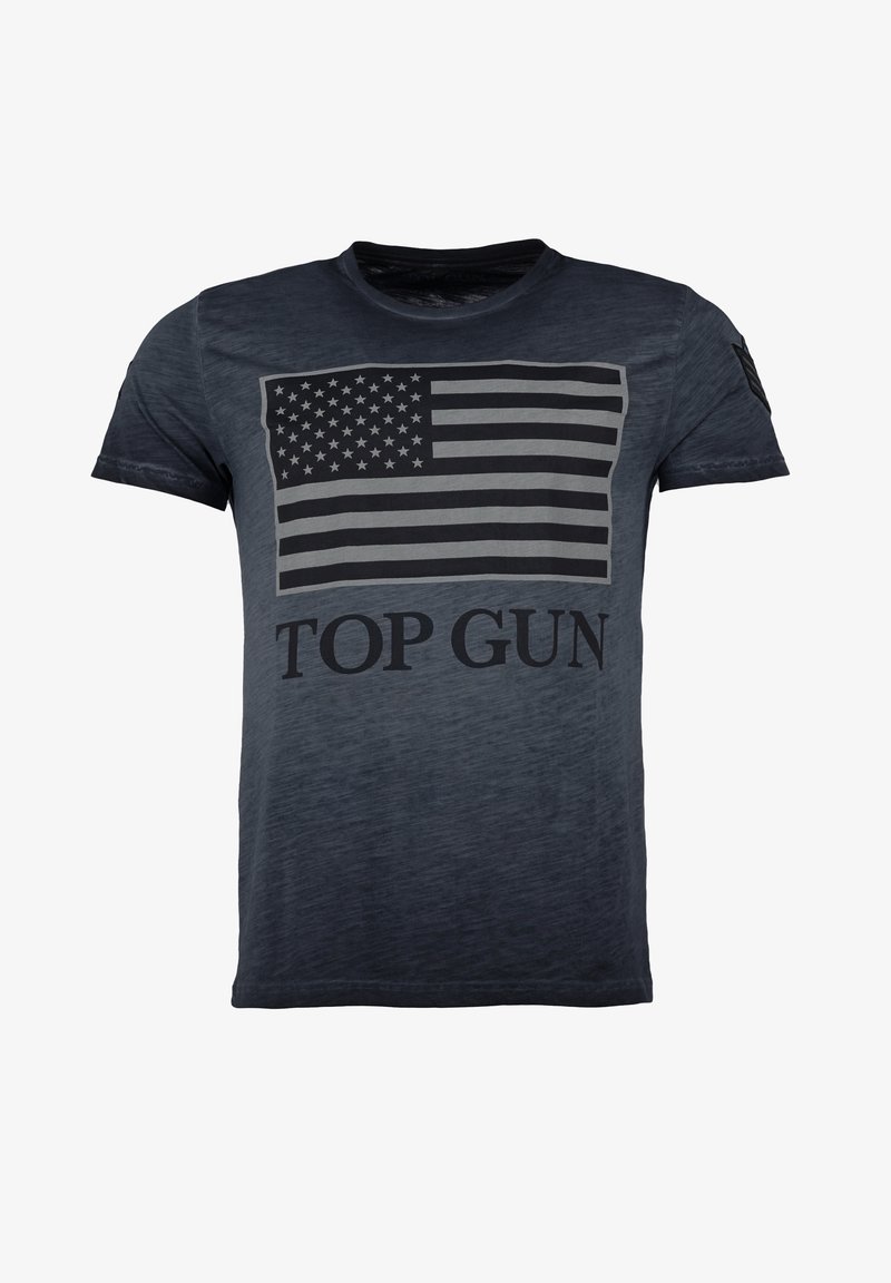 Szary t-shirt z czarnym graficznym motywem flagi USA oraz napisem "TOP GUN" w pogrubionej czcionce, z krótkimi rękawami i lekko wyblakłą fakturą.