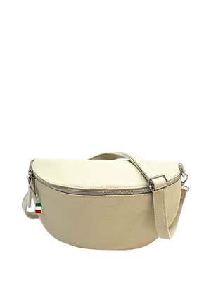 Sac bandoulière en cuir crème et beige avec une fermeture éclair et une bandoulière réglable, doté d'un petit charm en forme de tirette avec le drapeau italien.