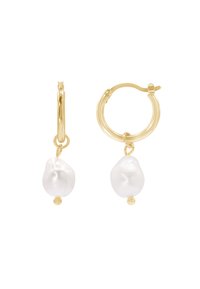 Boucles d'oreilles en or avec une perle blanche texturée. Le design présente un fermoir simple et une finition lisse sur le métal.