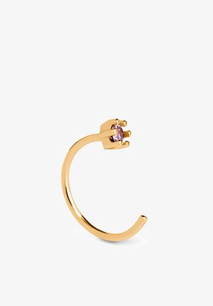 Guldpläterad ring med en böjd design, som har en enda rosa ädelsten i en klorinställning. Slät yta och minimalistisk form.