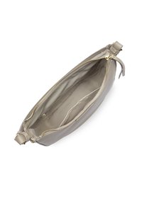 Grijze leren clutch met gouden ritsen, een gladde textuur en een enkele band. Het interieur heeft een minimalistisch ontwerp en een gevoerd vak.