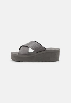 WEDGE CROSS - Heeled mules - steel