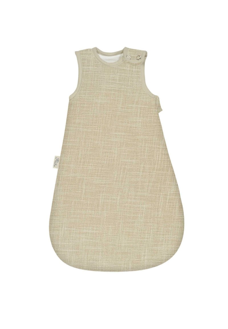 Hellbeige Schlafsack aus strukturiertem Stoff mit einem dezenten Muster, runder Form, ärmellos und mit Druckknopfverschluss an der Schulter.