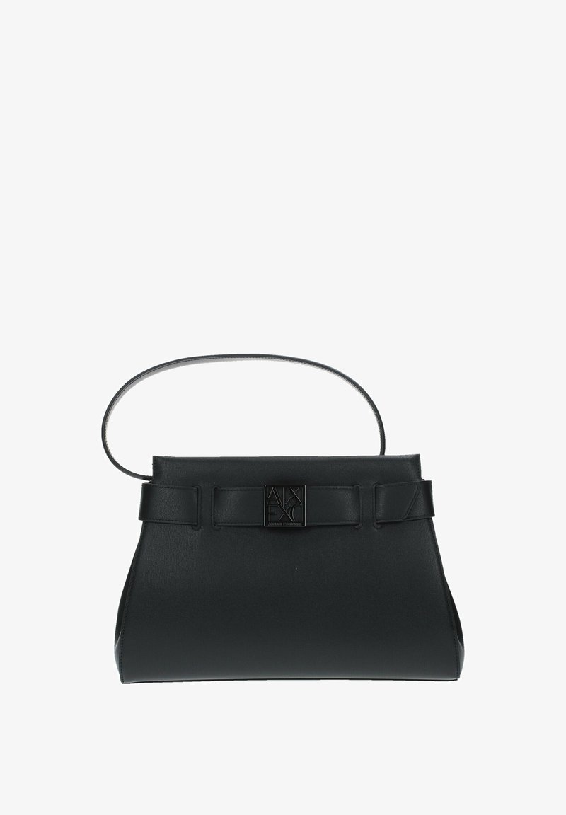 Borsa a mano in pelle nera con un design strutturato, caratterizzata da una parte superiore piatta, una base arrotondata e un accento con logo distintivo sul davanti.