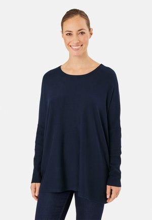 Maglietta navy blue a maniche lunghe con colletto rotondo, vestibilità comoda e dettagli a coste sulle maniche. Tessuto morbido, orlo leggermente curvato.
