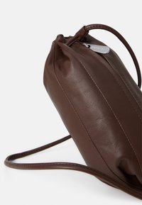 Marimekko KARLA UNISEX - Borsa a tracolla - dark brown