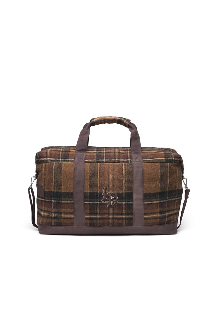 Ruda plaid stiliaus kelioninė kuprinė, pagaminta iš vilnos, su odinėmis rankenomis ir akcentais, priekyje yra siuvinėtas logotipas.