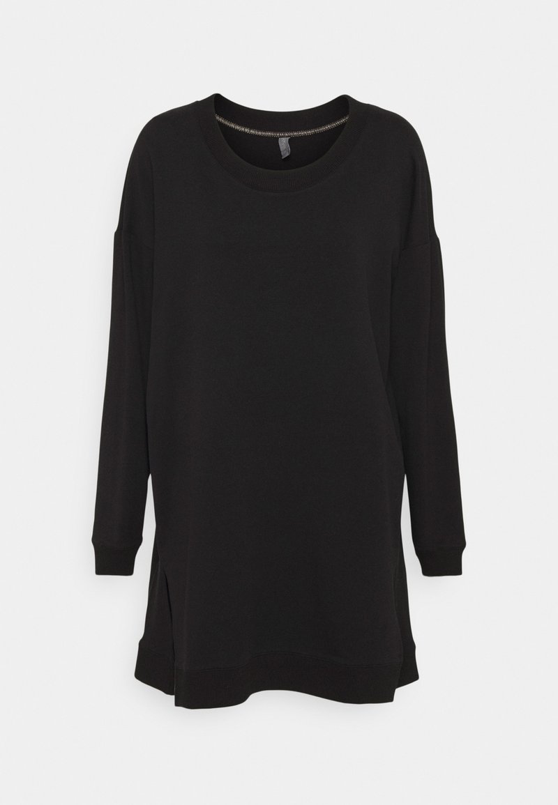 Svart långärmad tröja med rund hals, sidofyss och ribbade muddar. Tillverkad av mjukt tyg med en slät yta.