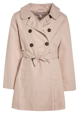 Beige dubbelgeknoopte trenchcoat met donkere knopen, taille riem gestrikt in een strik, lange mouwen en twee voorzakken.