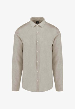 Beżowa koszula z długim rękawem zapinana na guziki, z subtelnymi pionowymi paskami, standardowym kołnierzem i zapinanymi na guziki mankietami, przedstawiona na białym tle.