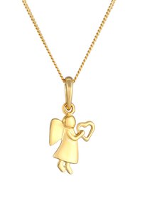 Collana con pendente a forma di angelo dorato, caratterizzato da un angelo dettagliato che tiene un cuore, sospeso su una catena d'oro attorcigliata. Finitura liscia e lucida.
