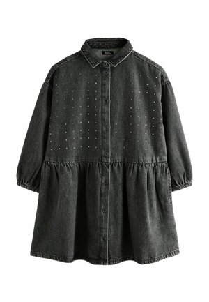 Sort denim langærmet kjole med knaplukning foran, små sølvnitter på øverste halvdel, elastiske manchetter og skråt indsnit i taljen.