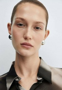 Mango ALLEGRA - Blúzka so zapínaním na gombíky - black