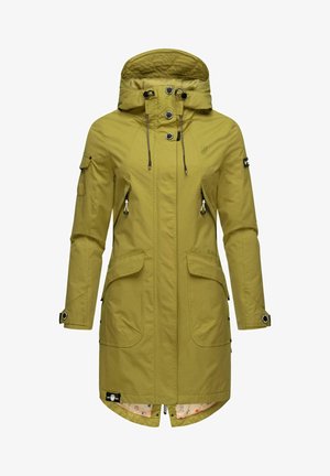 Parka verde oliva con cappuccio, chiusure a bottone, quattro tasche e una fodera interna colorata. Dotata di polsini regolabili e coulisse in vita.