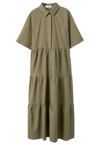 Olivenfarbenes Kurzarmkleid mit Kragen, Knopfleiste, gestuftem Design und entspannter Passform aus einem fließenden, strukturierten Stoff.