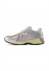 Sneakers - pink grey