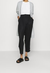 Monki Sudadera con cremallera - grey