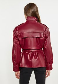 faina Kožená bunda - burgund