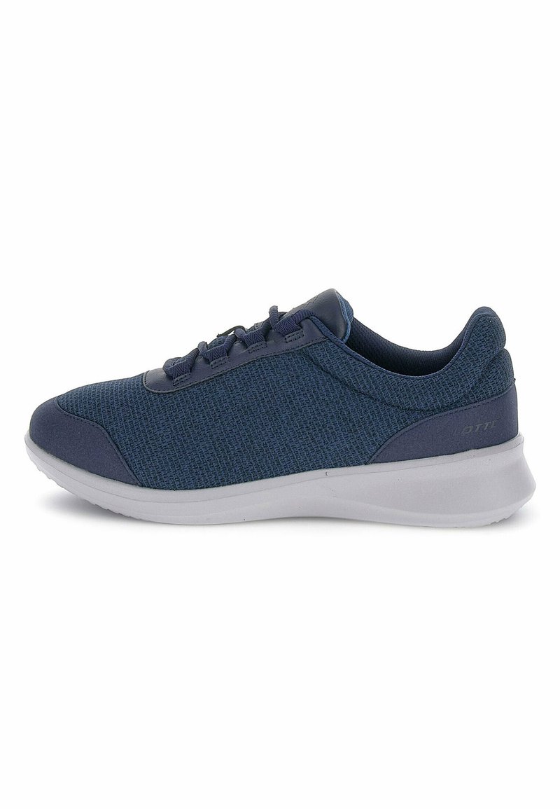 Pantofi sport navy cu un superior din tricot texturat, accente netede, design cu șireturi și o talpă din cauciuc alb. Vârf rotunjit și guler căptușit.