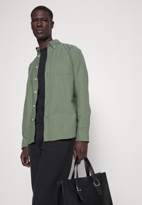 Selected Homme SLHREGRICK FLEX - Camisa - winter moss