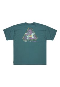Green cotton t-shirt featuring a graphic design on the back with a triangle shape, text, and a lizard illustration. Short sleeves, relaxed fit.