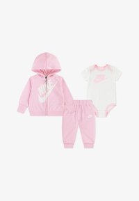 Neselectat, pink foam