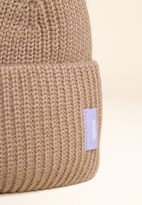 Thumbnail Image 3