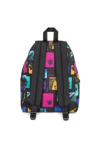 Batoh vyrobený z odolné tkaniny, s živým potiskem barevných vzorů na černém pozadí. Obsahuje polstrované popruhy a horní držadlo.