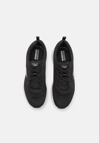 Skechers Performance GO RUN CONSISTENT - Road running shoes - black/white