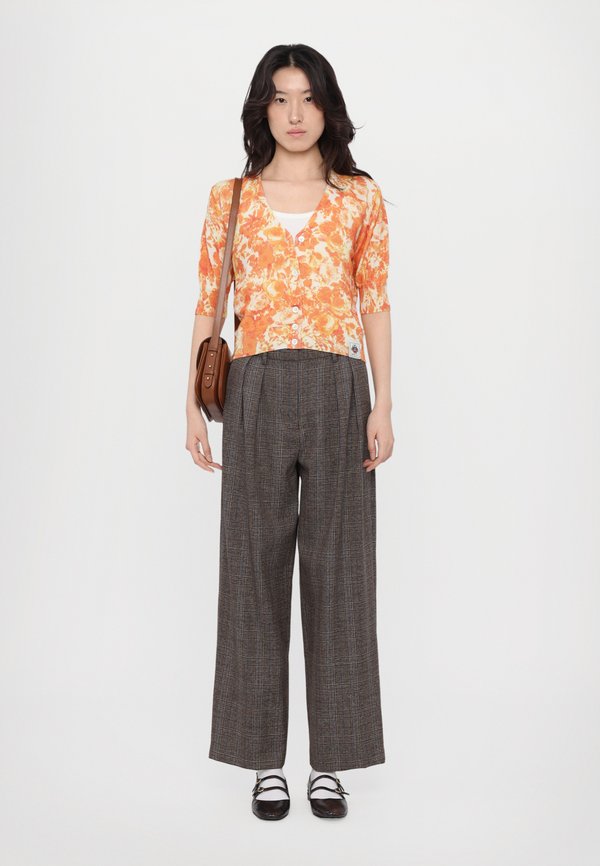 Cardigan - multikoi3