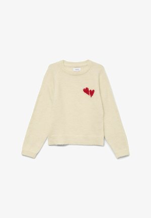 Pull en tricot à manches longues crème avec col rond et motif de cœur brisé rouge sur la poitrine gauche.