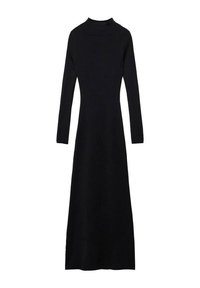 Robe noire en tricot côtelé, à manches longues, col haut, silhouette longue jusqu'au sol, texture lisse, design minimal, sans fermetures ni motifs visibles.