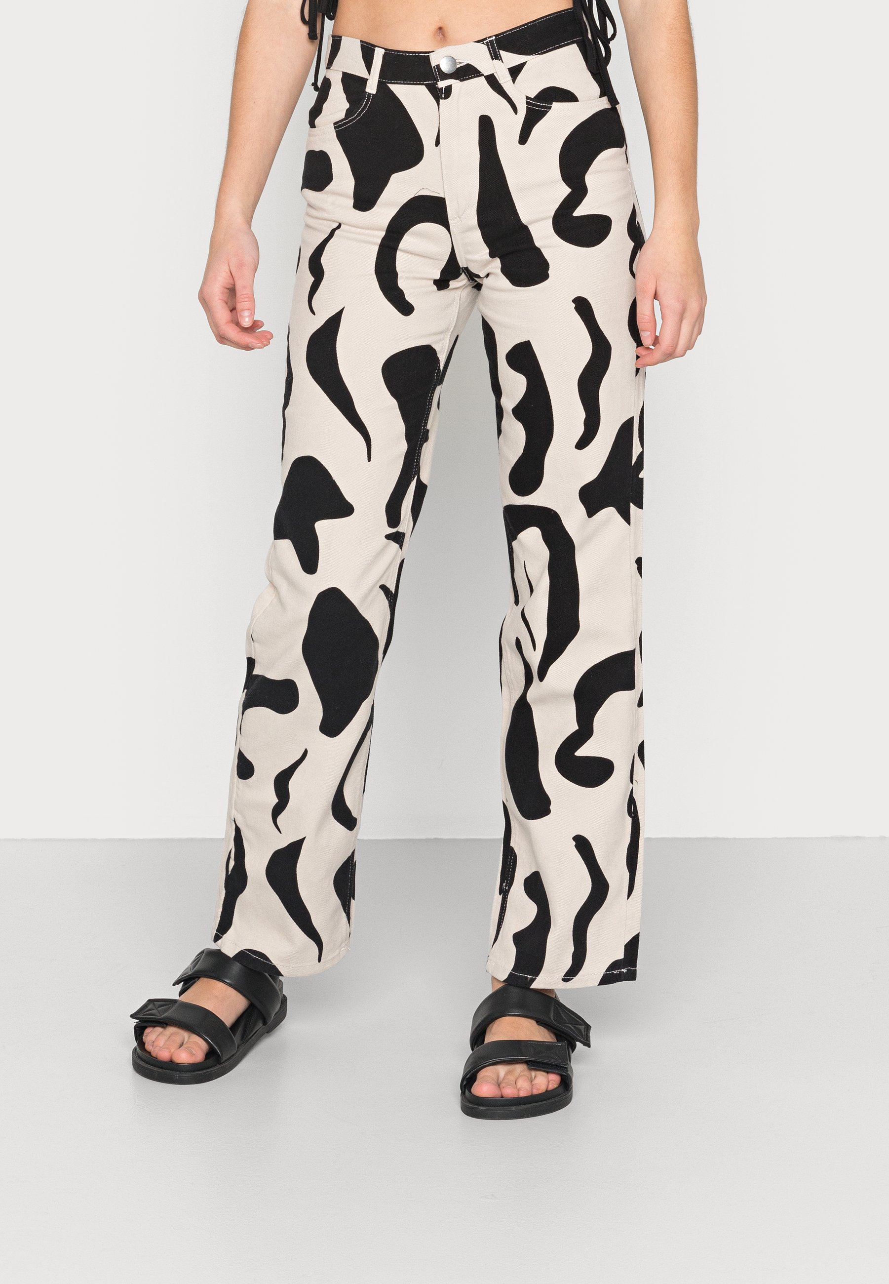 Monki Straight leg jeans - white dusty 