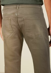 Next AUTHENTIC - Blugi conici - tan brown