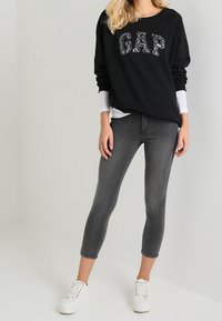 GAP Džegíny - grey denim