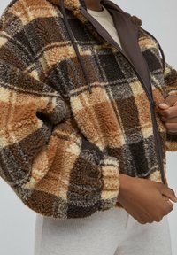 PULL&BEAR Giacca in pile - dark brown