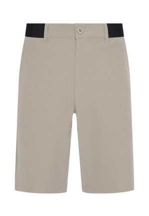 Beige shorts met een zwarte elastische tailleband en een enkele knoopsluiting. Bevat een rechte snit, een gladde textuur en geen zichtbare patronen.